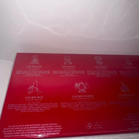 Christian Louboutin Loubiworld 11-Piece Miniature Fragrance Set - Picture 4 of 6